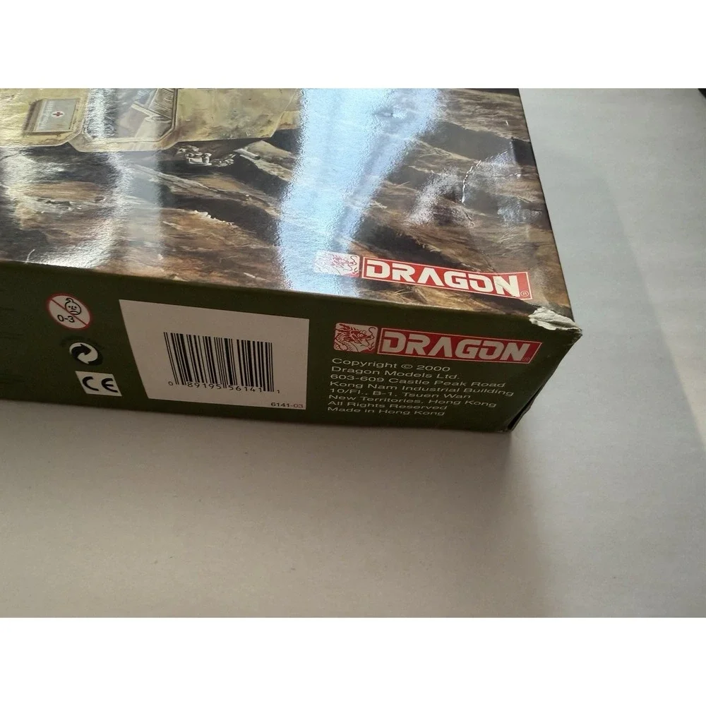 Dragon 1:35 Sd.Kfz.250/5 NEU le Beob.Pz.Wg. Model Kit #6141 Open Box